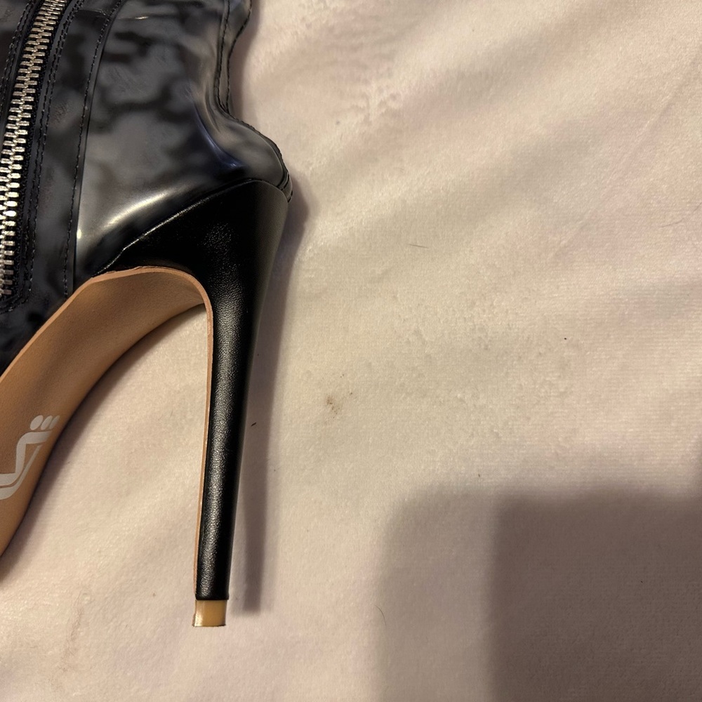 Black & Grey Tie Up Thigh Boots - Picture 4 of 6